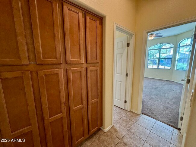 Foto del edificio - 2407 W Crimson Terrace