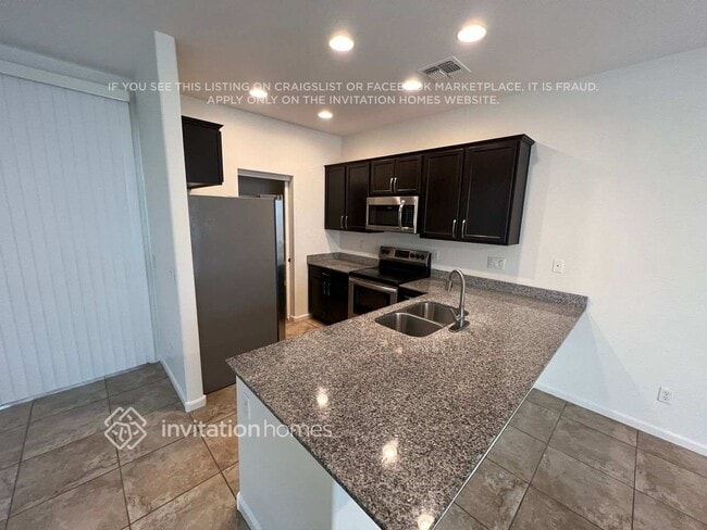 Foto del edificio - 1447 S Colt Dr