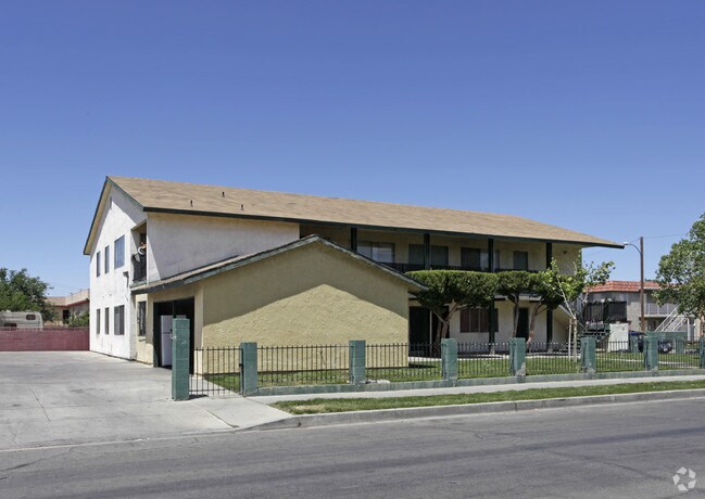 Building Photo - 417 E Avenue Q3
