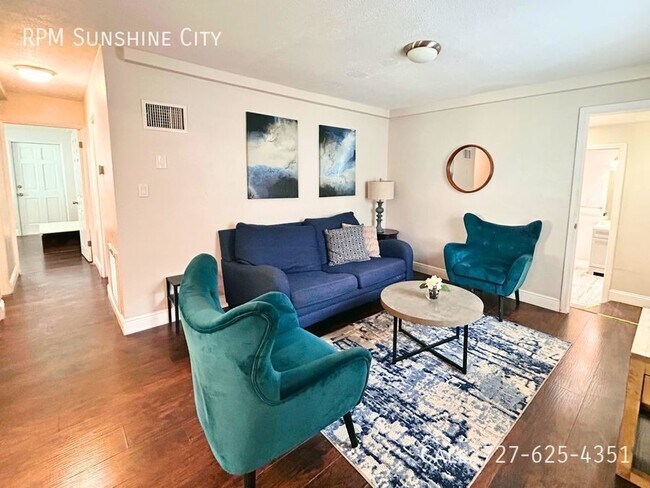 Foto del edificio - Back unit of large Duplex in Central Oak P...