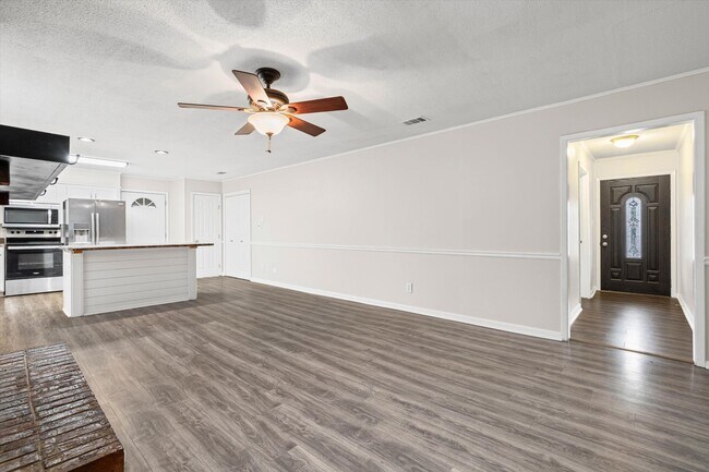 Building Photo - 218 Ridgewood Dr