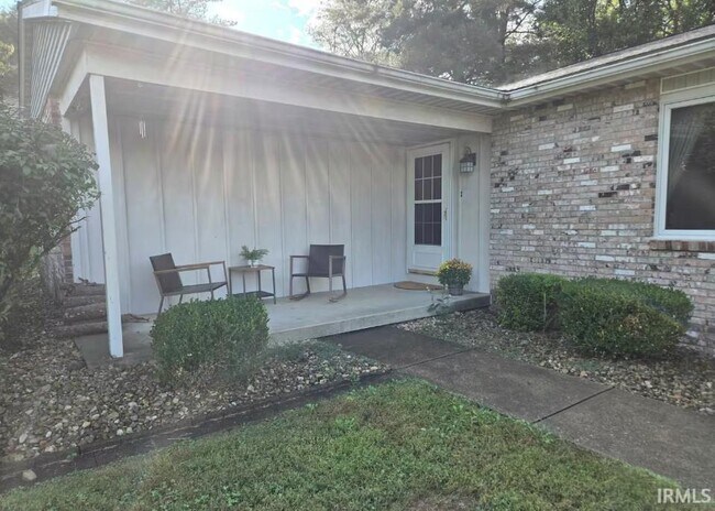 Building Photo - 1632 Sycamore Ct