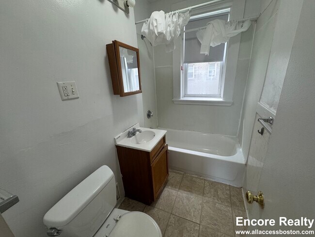 Building Photo - 1175 Boylston St