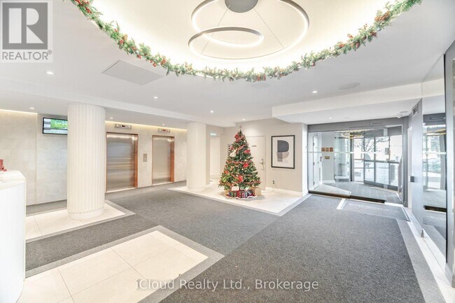 Building Photo - 550 Webb Dr