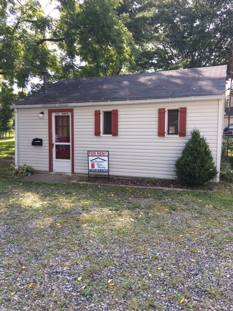 Foto principal - 11720 Lincoln Way W
