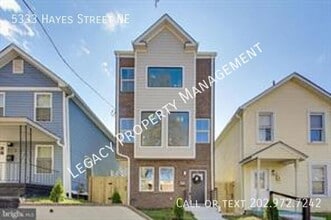 Building Photo - 5333 Hayes St NE