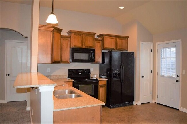 Building Photo - Perfect home in Piedmont School District
