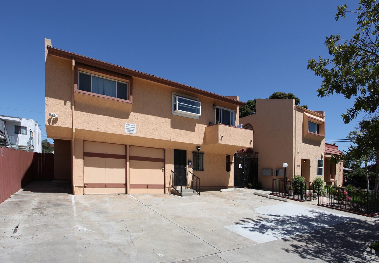 Primary Photo - 4205-4209 45th St