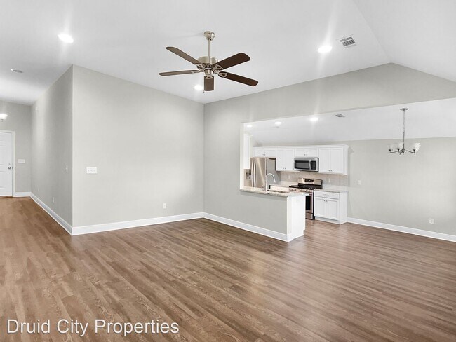 Building Photo - 3 br, 2 bath House - 5430 University Garde...