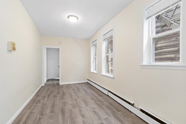 Foto del edificio - 34 W 10th St