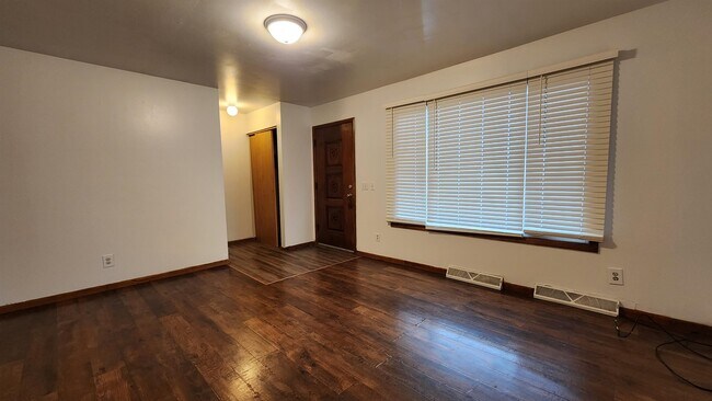 Foto del edificio - 2421 Adler Cir