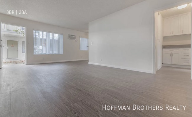 Building Photo - 8123 Langdon Ave