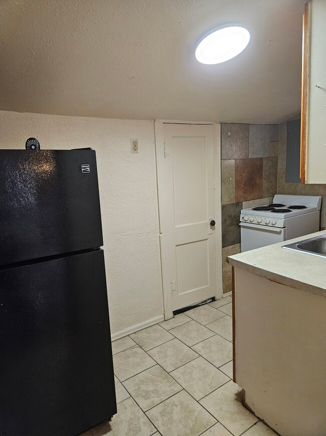 Foto del edificio - 1312 E 4th St