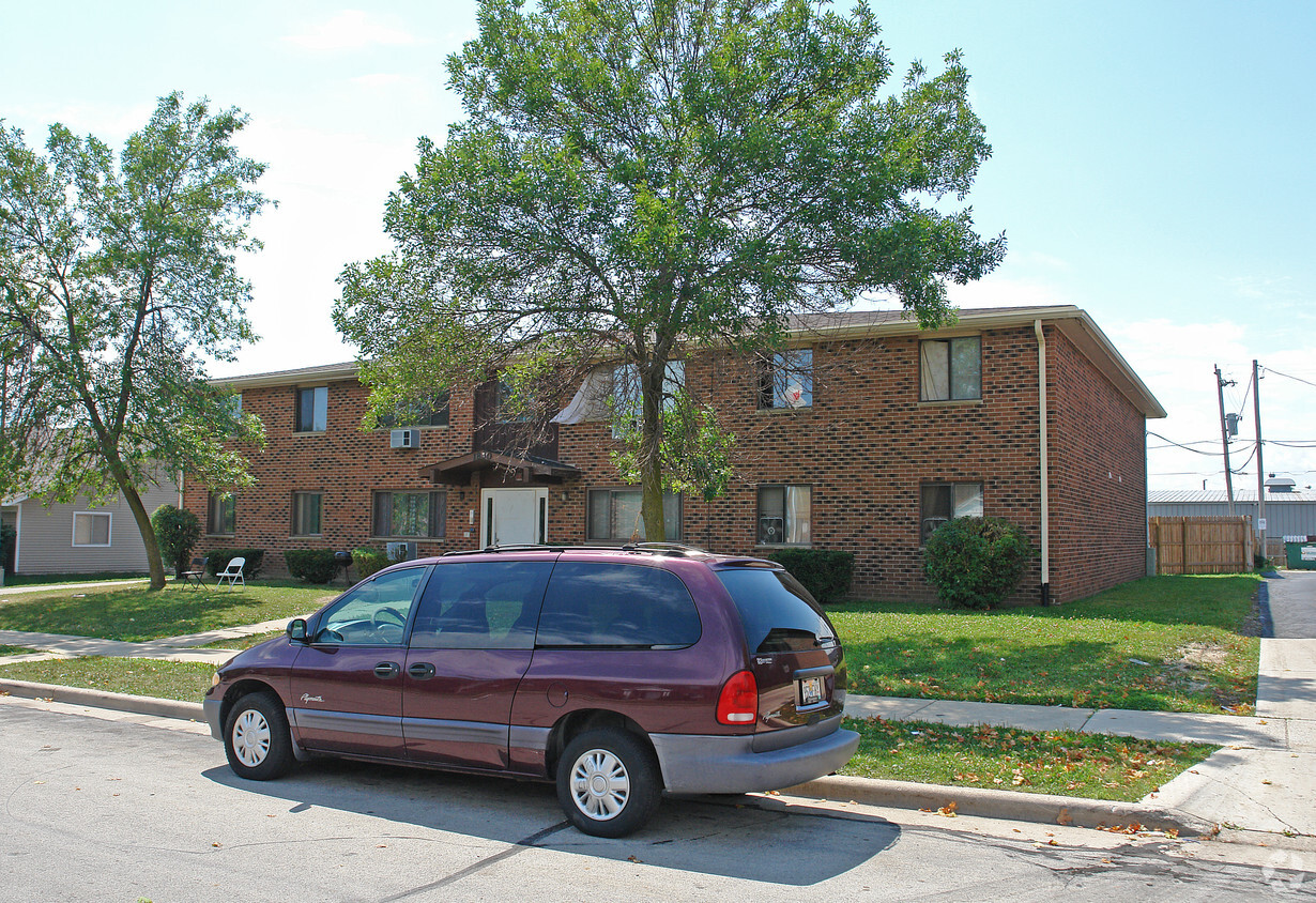 Building Photo - 1830 Roosevelt Ave