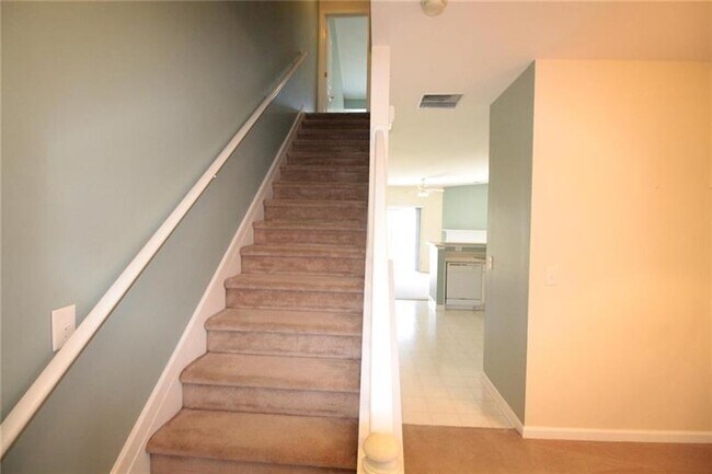 Building Photo - 1500 Cove Creek Cir