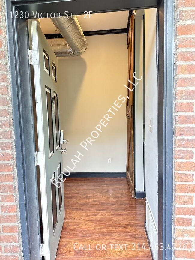 Foto del edificio - Newly Renovated 2BD/2BA in Walkable Soulard