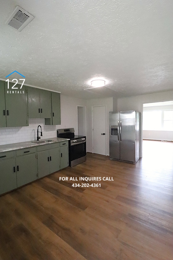 Fully Renovated 2-Bedroom Apartment in Convenient Location! - Fully Renovated 2-Bedroom Apartment in Convenient Location!
