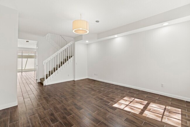 Building Photo - 108 Courtenay Ct