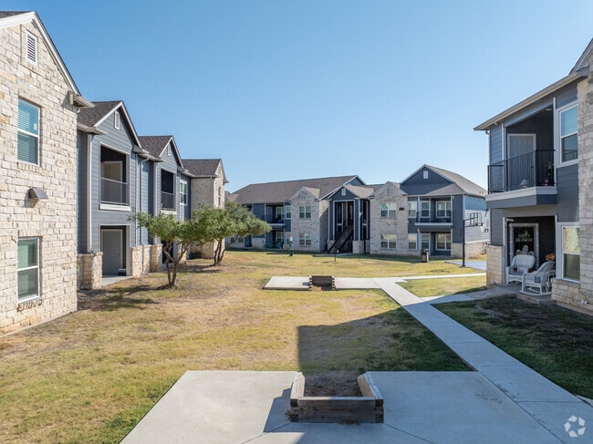 Patio - Crystal Falls Crossing