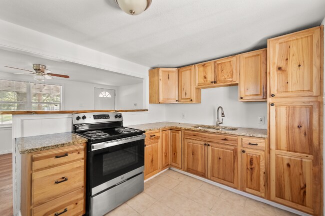 Building Photo - 502 Milam Ave