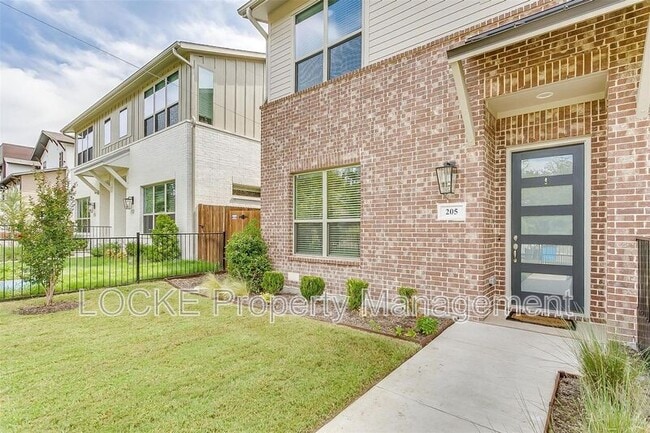 Building Photo - 205 Athenia Dr
