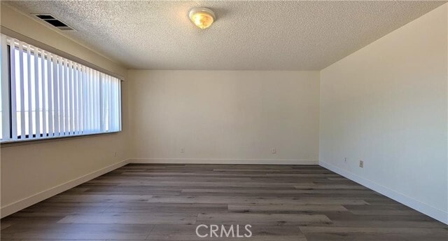 Building Photo - 10707 White Ave