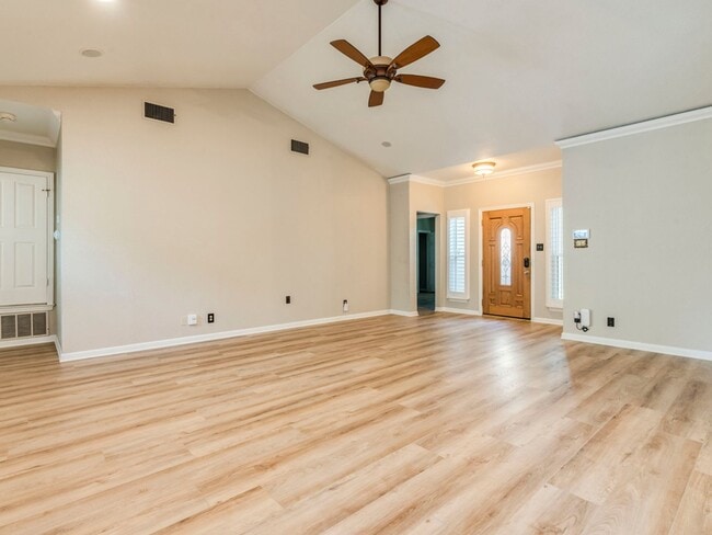 Building Photo - Welcome to the custom home in Buttercup Creek