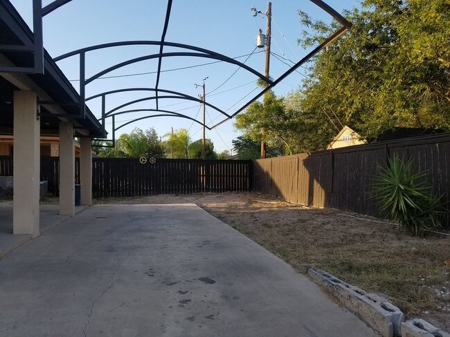 Building Photo - 5605 S Tikal Ln