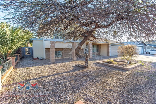 Building Photo - 1735 W Pampa Ave