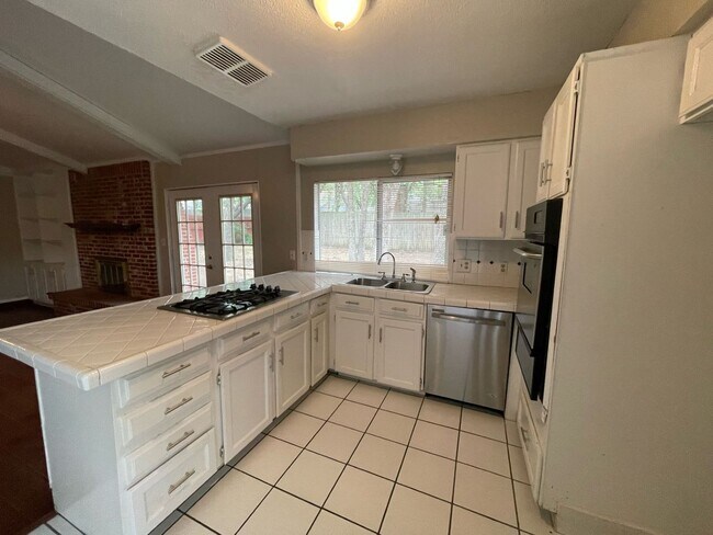 Building Photo - 5500 Holly Trail