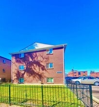 Building Photo - 1437 N Moline St