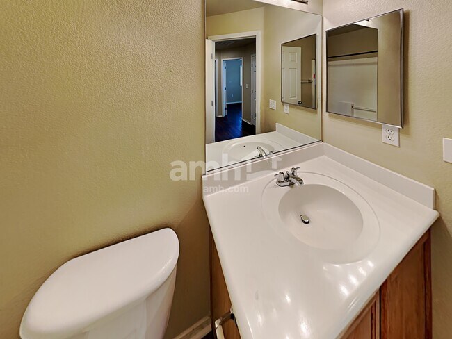 Building Photo - 3909 Bayamon St