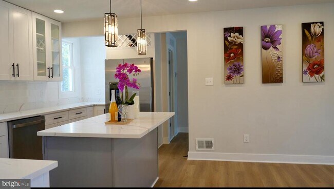 Foto del edificio - 5114 Montgomery Rd