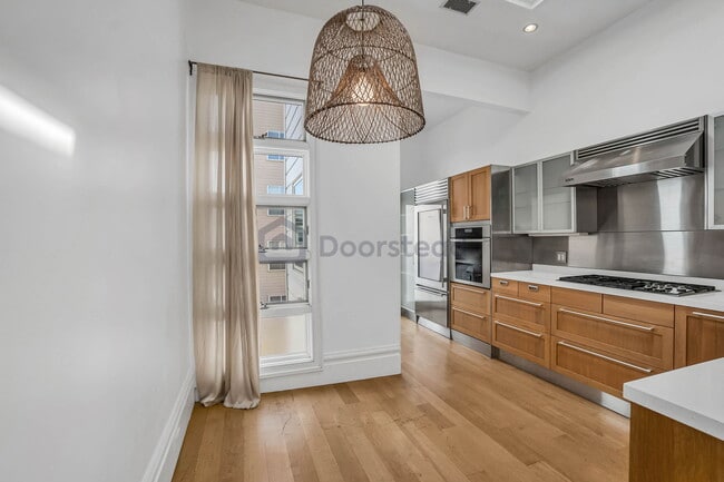 Building Photo - 519 Natoma St