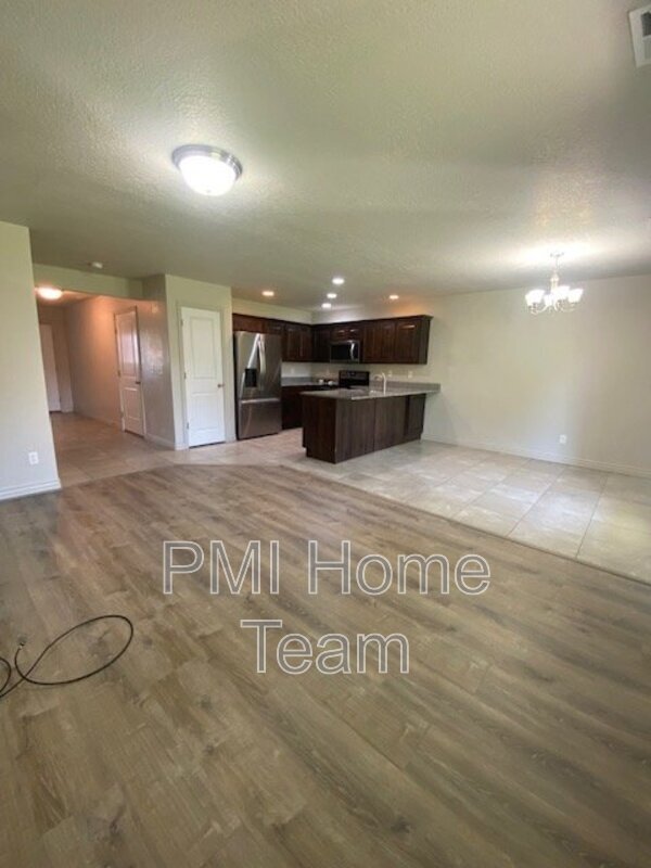 Foto del edificio - 690 N 1775 W