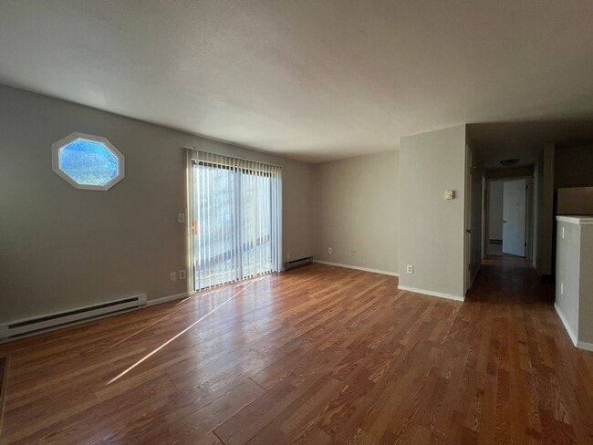 Building Photo - Boardwalk4501 (KC-AM)