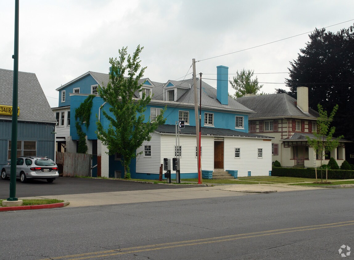 Primary Photo - 316 Summit Ave