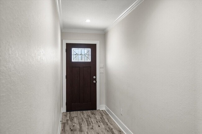 Foto del edificio - 13513 Anne Ln