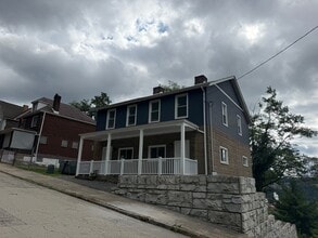 Building Photo - 900 Spring St