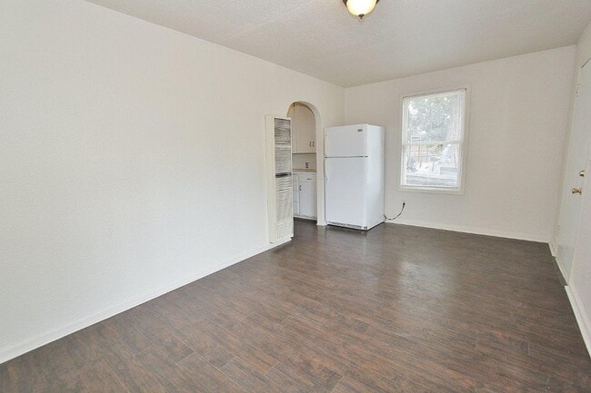 Foto del edificio - 811 8th Ave N