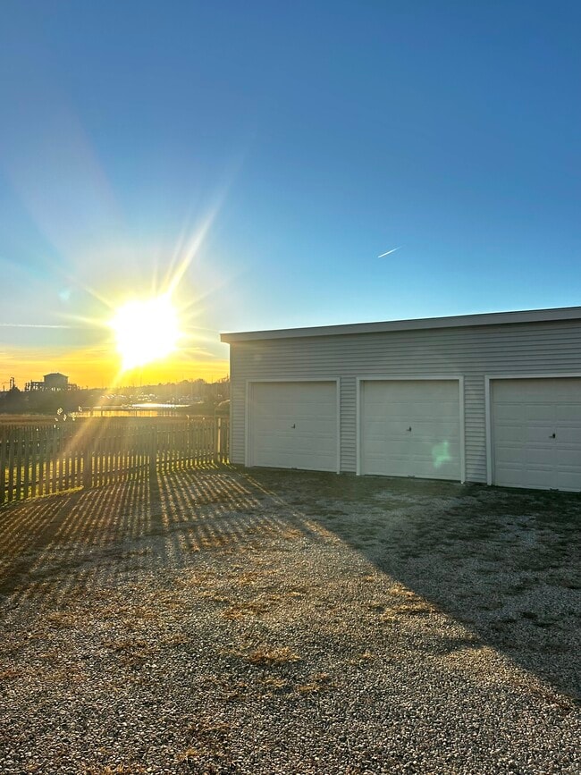 Building Photo - 20 Jackson Ave