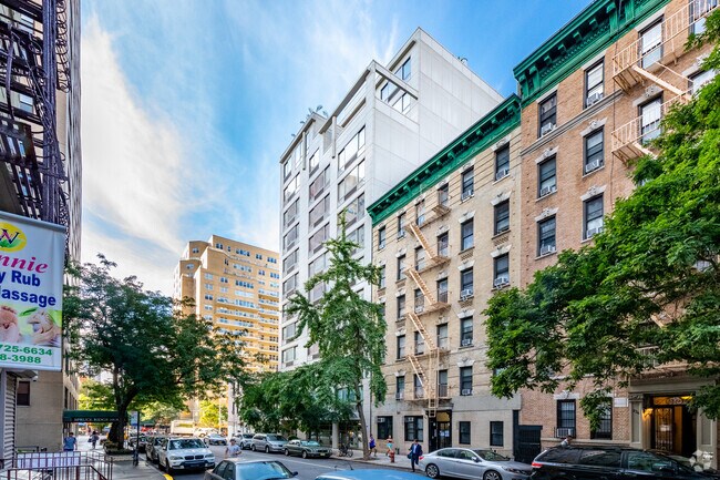 Building Photo - 242 E 25th St