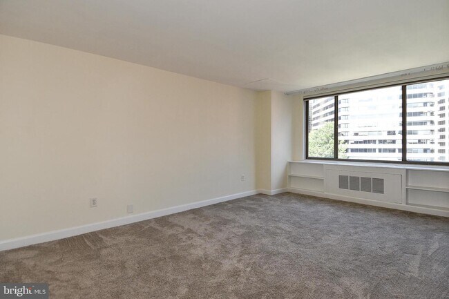 Foto del edificio - 1121 Arlington Blvd