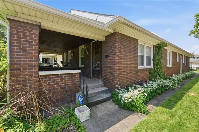 Foto del edificio - 816-818 N Bancroft St