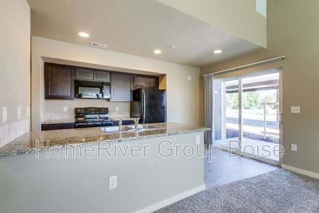 Foto del edificio - 8870 W Shellie Ln