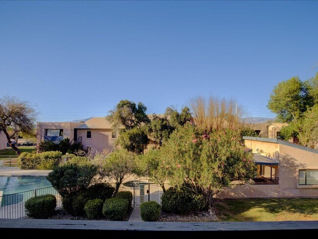 Foto del edificio - 2 Bedroom 2 Bathroom Retreat with Community Pool & Spa!