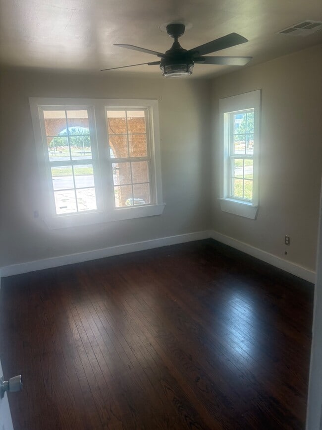 Photo - 805 NE 24th St Apartment