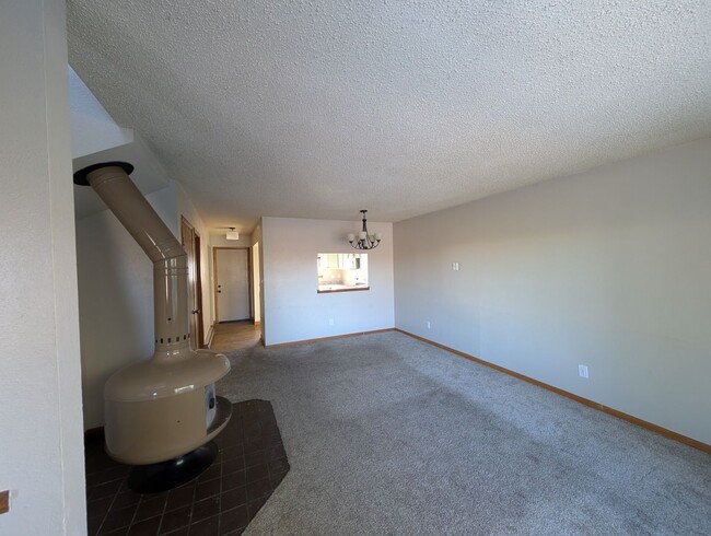 Building Photo - For Rent: Unfurnished  2 Bedroom 2 Bath Condo