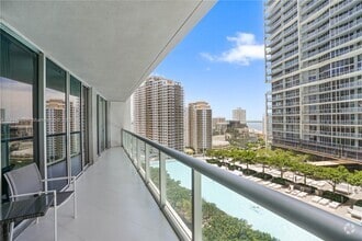 Building Photo - 475 Brickell Ave