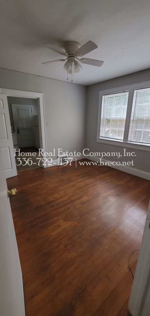 Foto del edificio - 123 S Poplar St